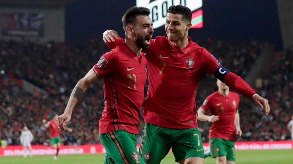 Bồ Đào Nha mạnh hơn khi Ronaldo dự bị